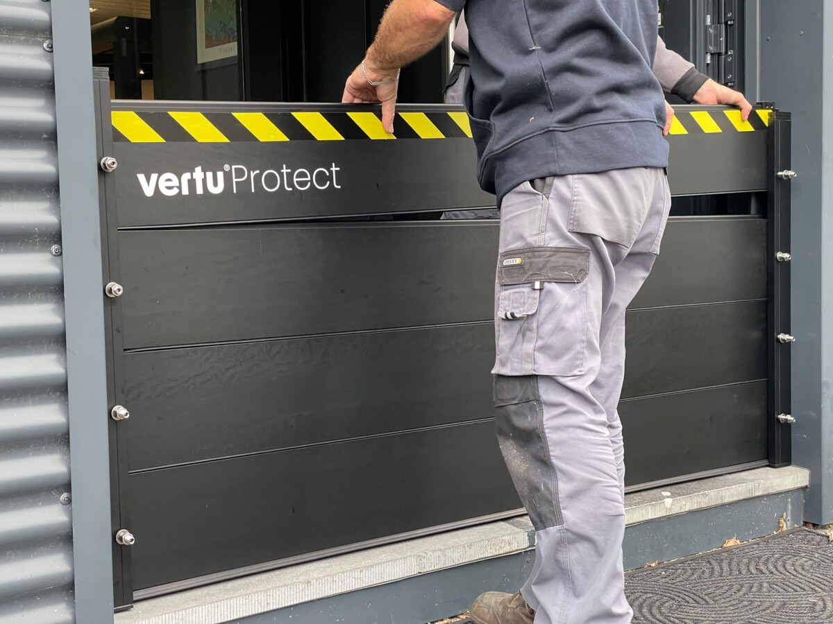 Installation d'une barriere anti inondation de la société Vertu-protect