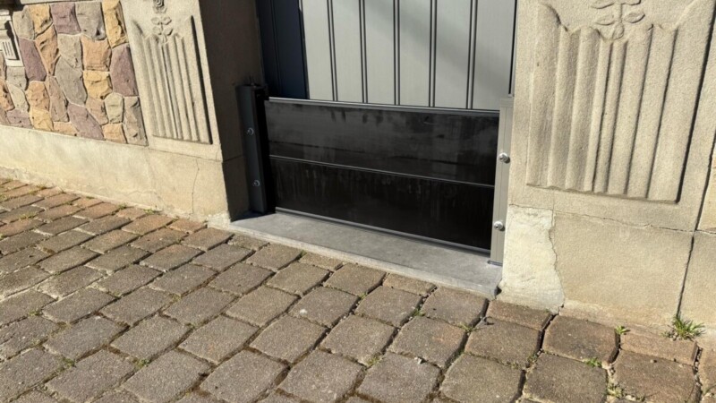 Barriere anti inondation Vertu protect installée en Belgique