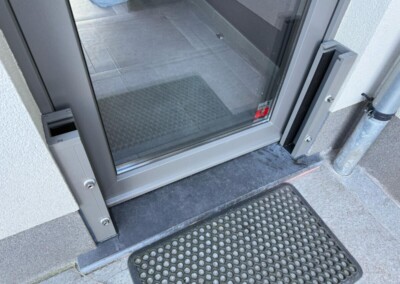 Barriere anti inondation Vertu protect installée en Belgique